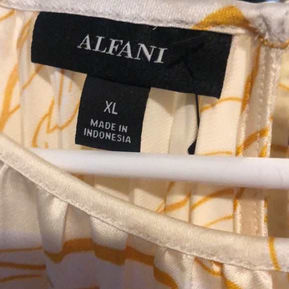 Alfani Hollywood Glam unique Pleated Blouse with back button closure XL - Picture 2 of 6
